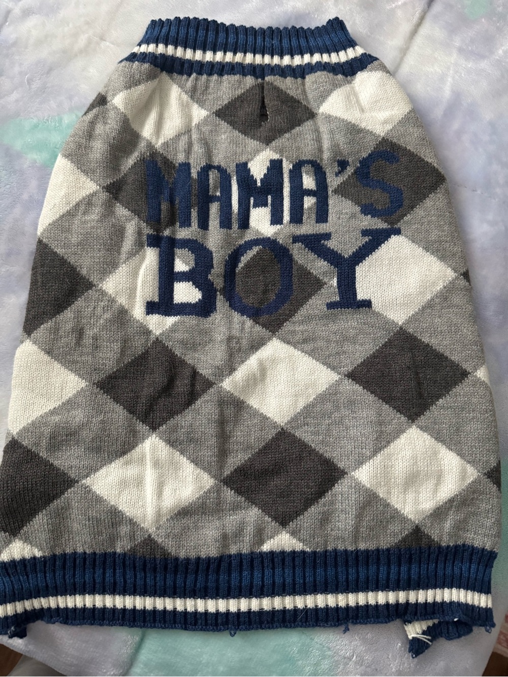 🌟4 for $20
Vibrant Men's Argyle Crewneck Sweater in Blue, Gray & White